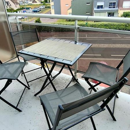 Appartement Au Pied De La Plage - Balcon - Parking Courseulles-sur-Mer Exterior foto