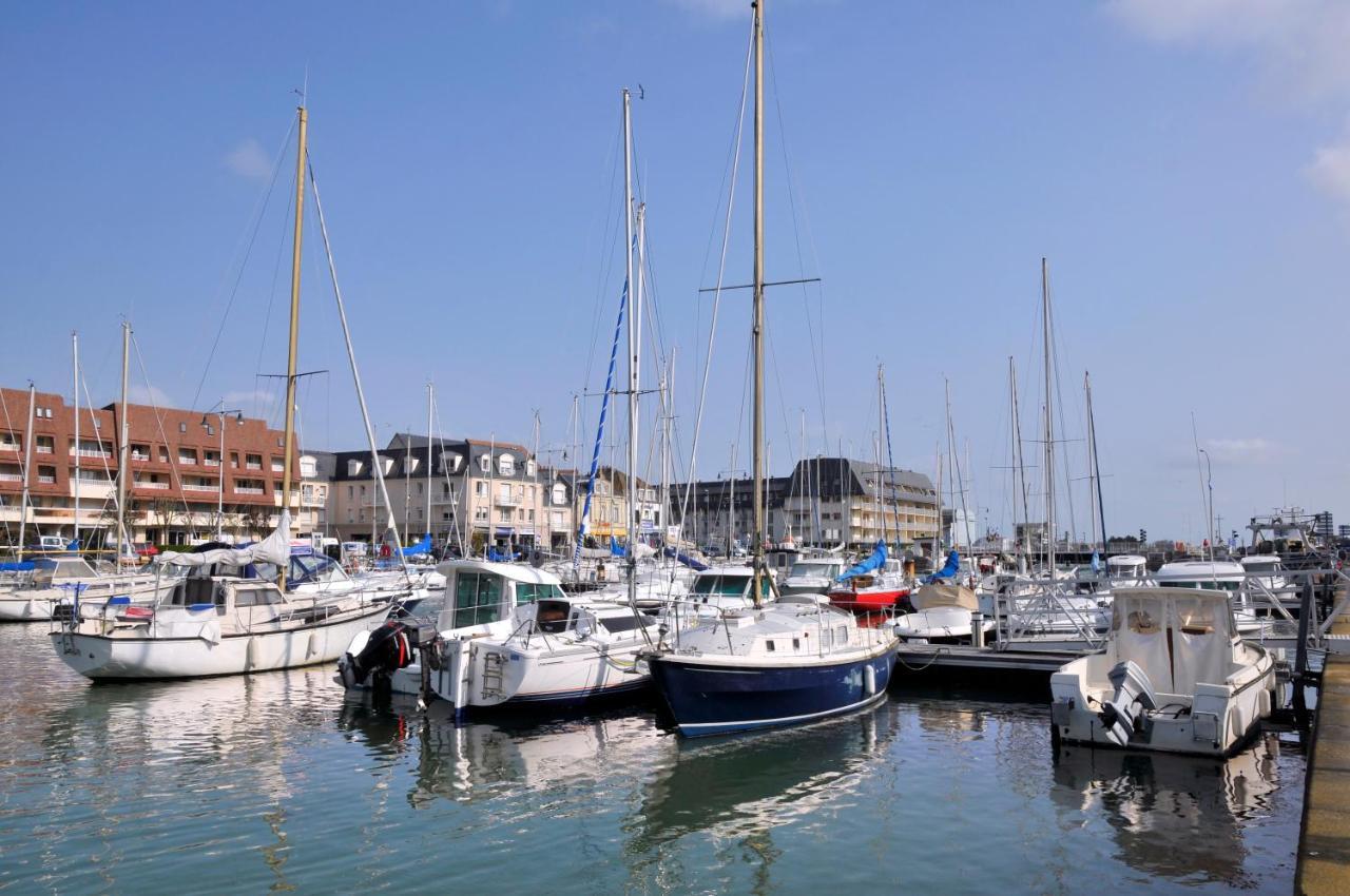 Appartement Au Pied De La Plage - Balcon - Parking Courseulles-sur-Mer Exterior foto
